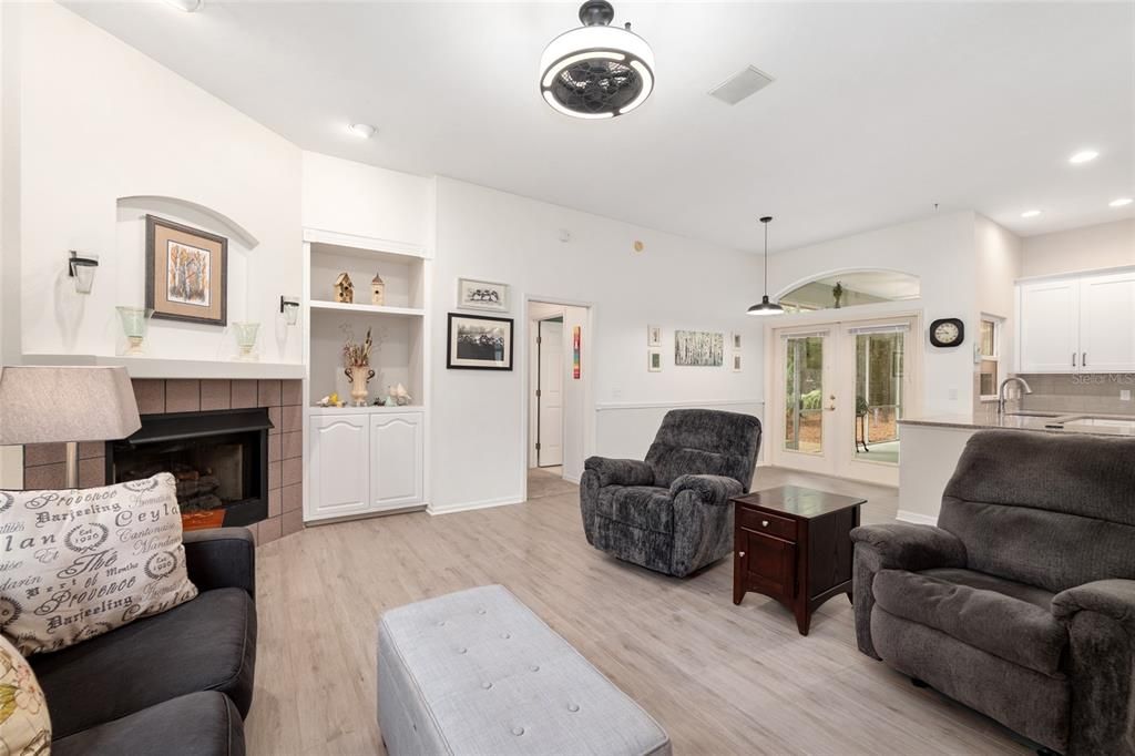 Active With Contract: $429,900 (4 beds, 2 baths, 1782 Square Feet)