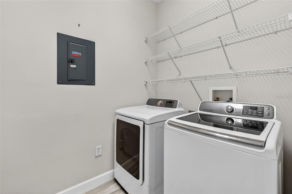 For Sale: $485,000 (3 beds, 2 baths, 1560 Square Feet)