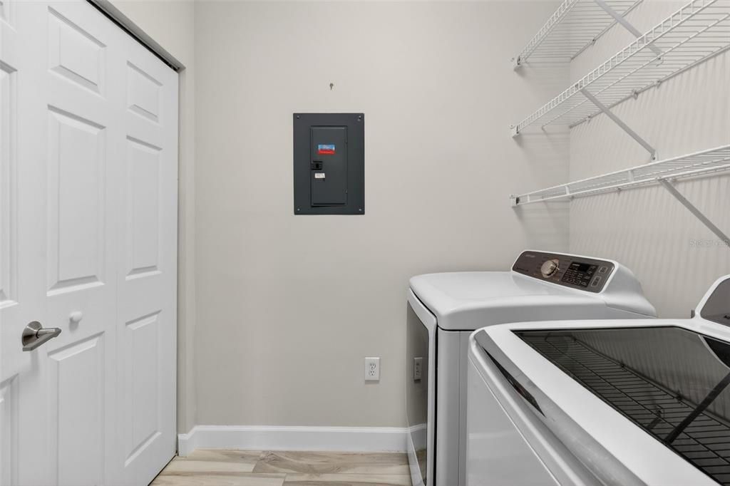 For Sale: $485,000 (3 beds, 2 baths, 1560 Square Feet)