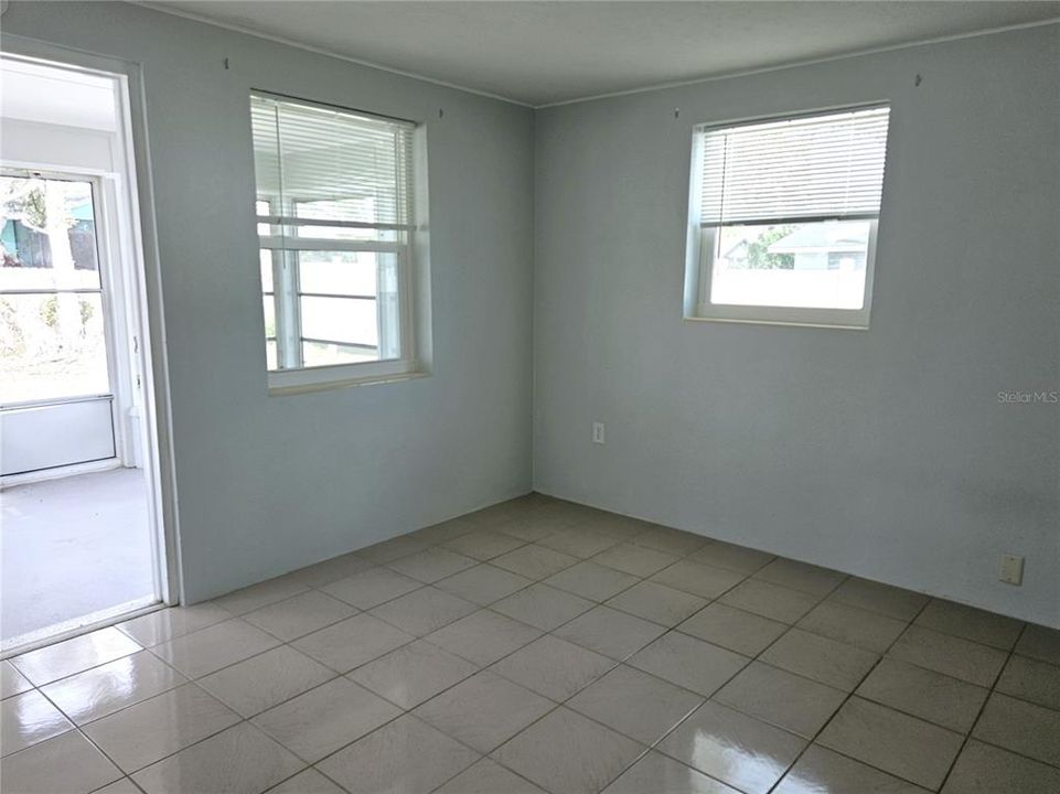 В аренду: $1,650 (2 спален, 1 ванн, 660 Квадратных фут)