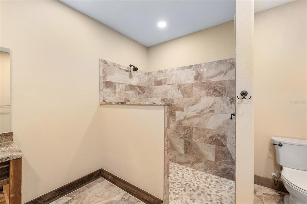В аренду: $2,500 (1 спален, 1 ванн, 825 Квадратных фут)