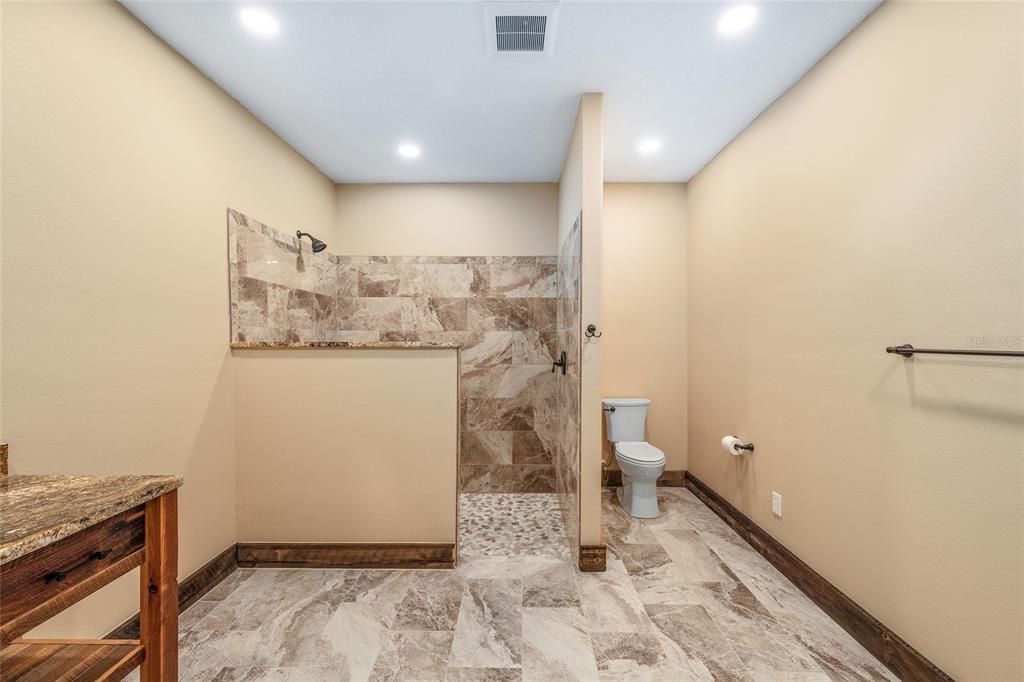 В аренду: $2,500 (1 спален, 1 ванн, 825 Квадратных фут)