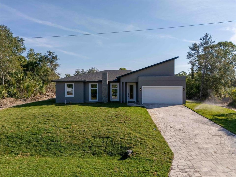 For Rent: $1,990 (4 beds, 3 baths, 1795 Square Feet)