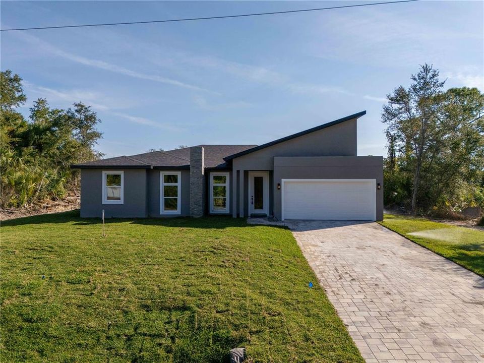 For Rent: $1,990 (4 beds, 3 baths, 1795 Square Feet)