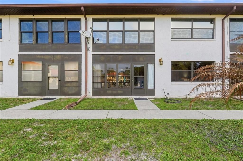 For Sale: $157,500 (2 beds, 2 baths, 1185 Square Feet)