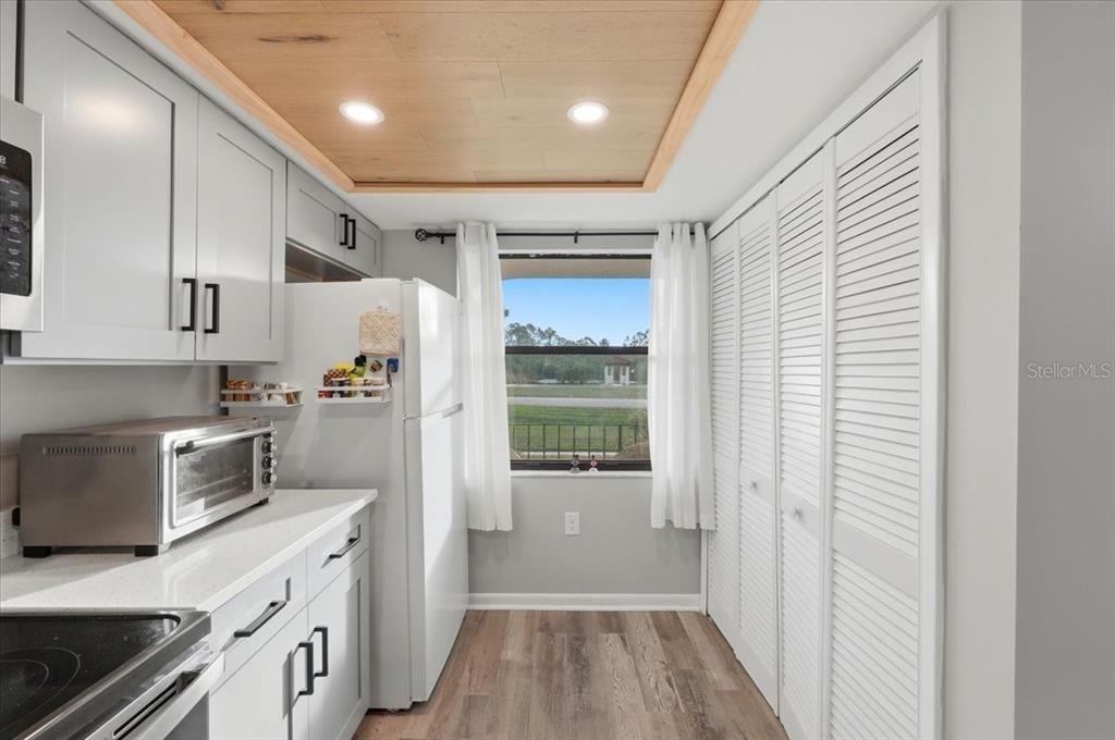 For Sale: $157,500 (2 beds, 2 baths, 1185 Square Feet)