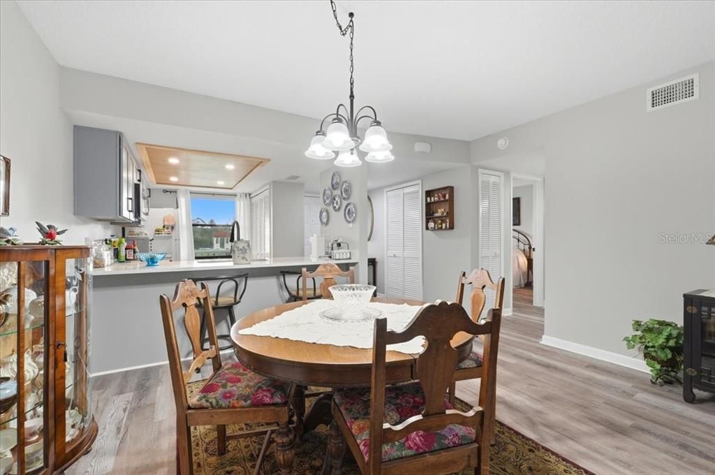For Sale: $157,500 (2 beds, 2 baths, 1185 Square Feet)