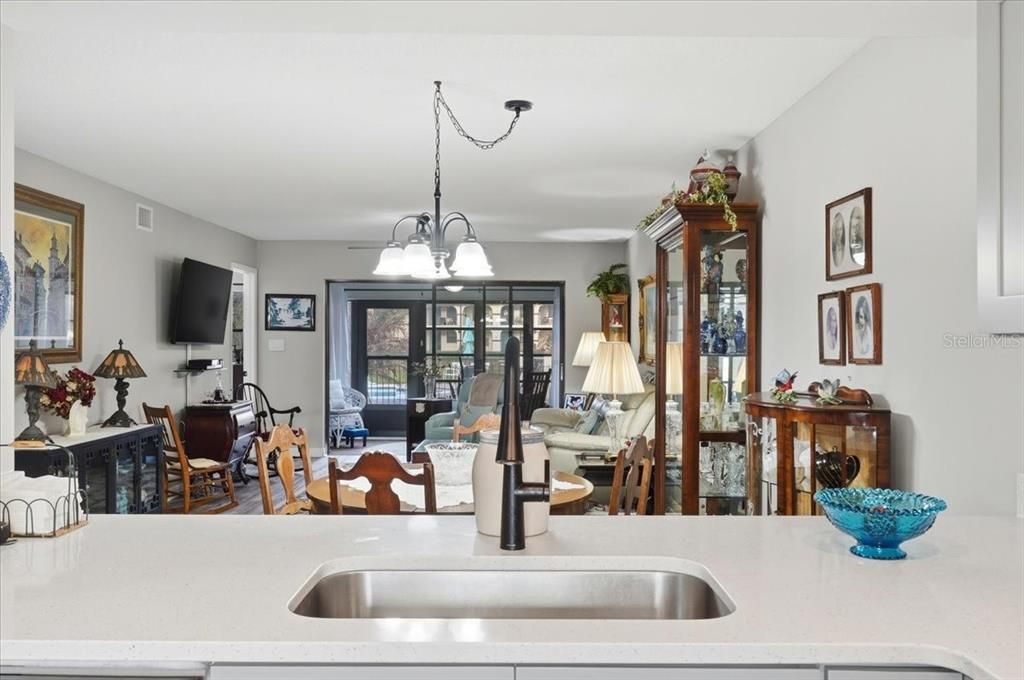 For Sale: $157,500 (2 beds, 2 baths, 1185 Square Feet)
