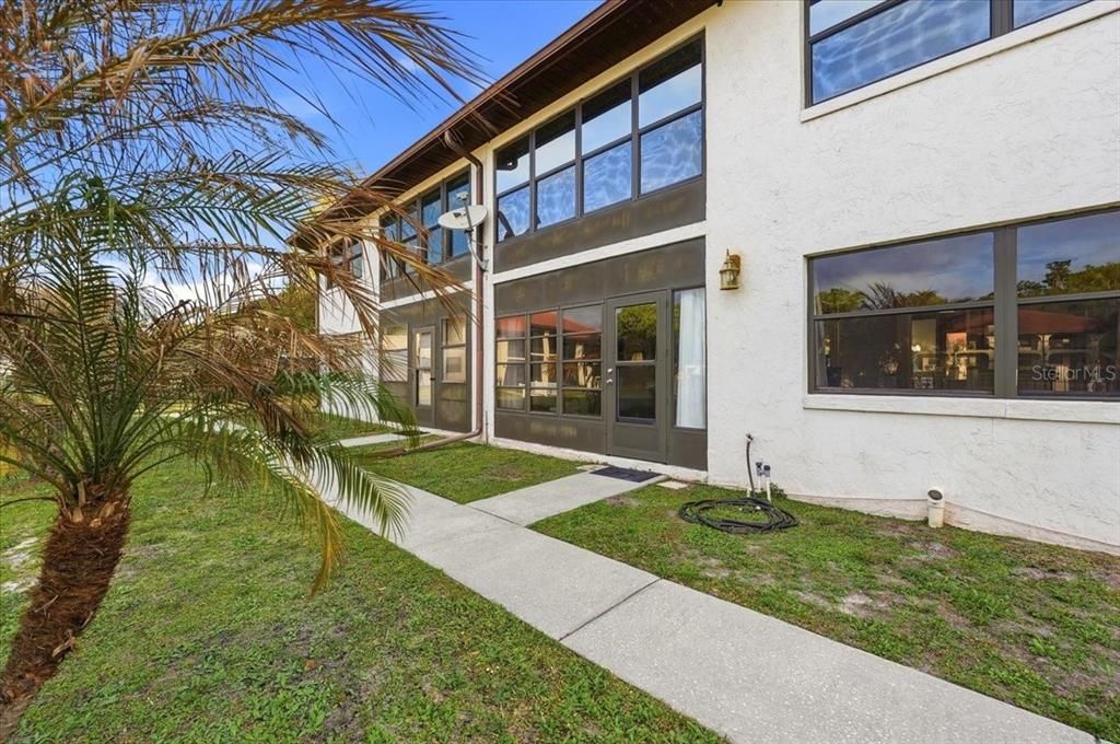 For Sale: $157,500 (2 beds, 2 baths, 1185 Square Feet)