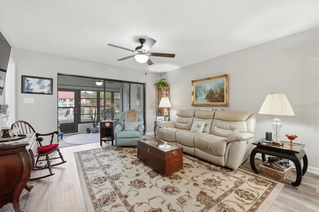 For Sale: $157,500 (2 beds, 2 baths, 1185 Square Feet)