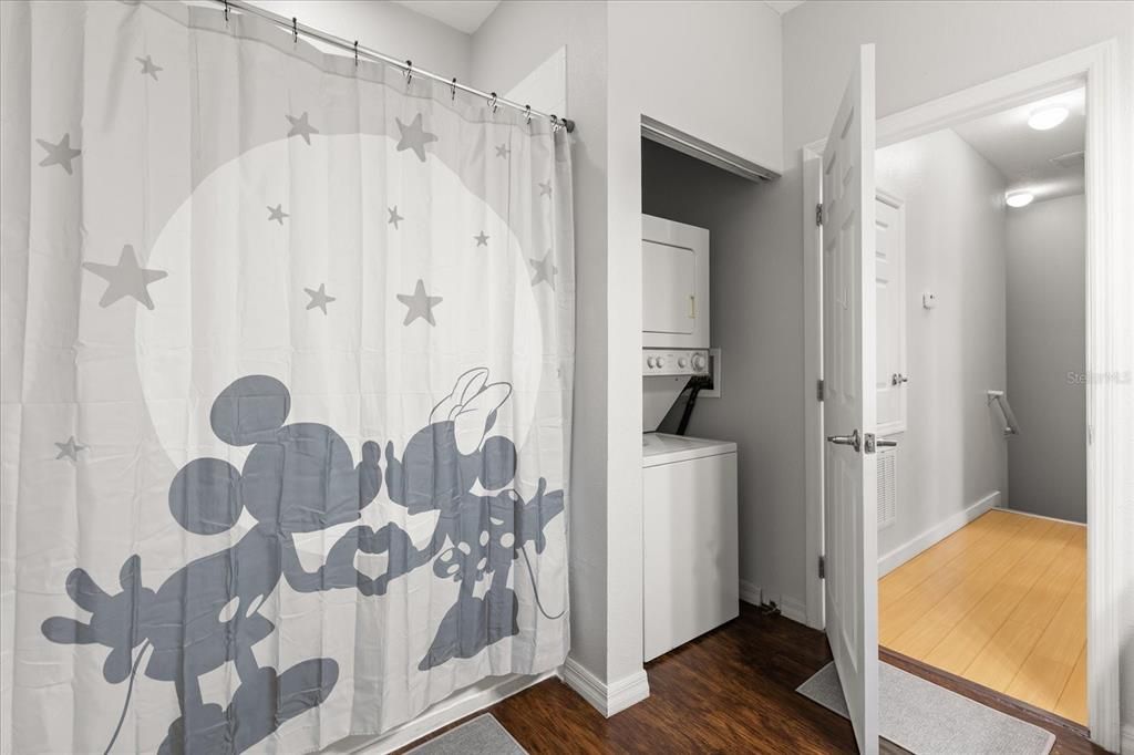 Activo con contrato: $279,900 (3 camas, 2 baños, 1300 Pies cuadrados)