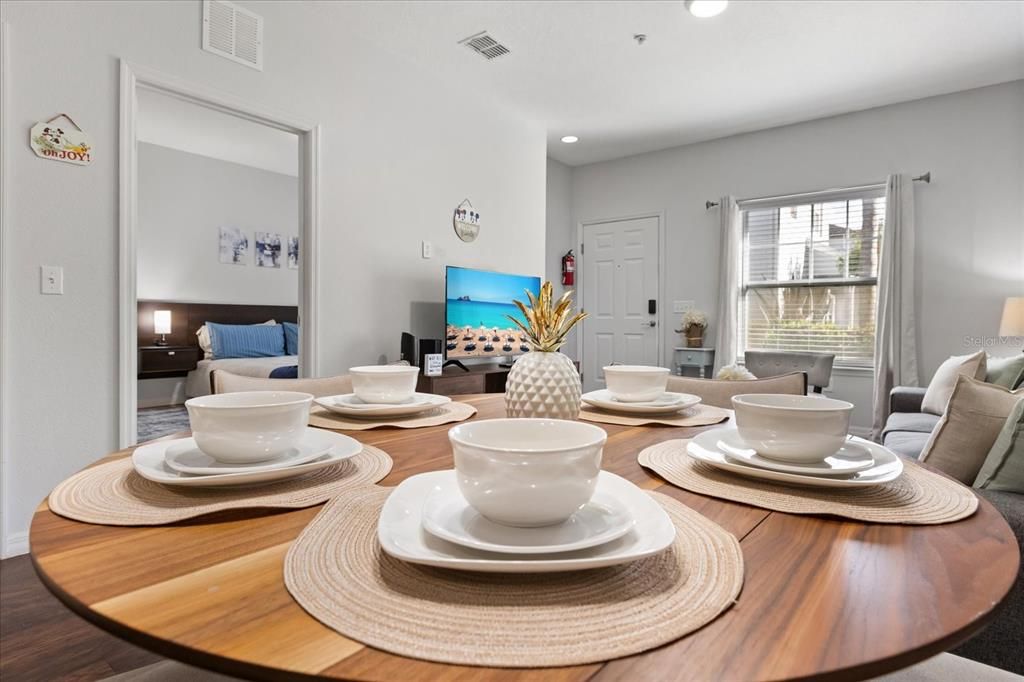 Activo con contrato: $279,900 (3 camas, 2 baños, 1300 Pies cuadrados)