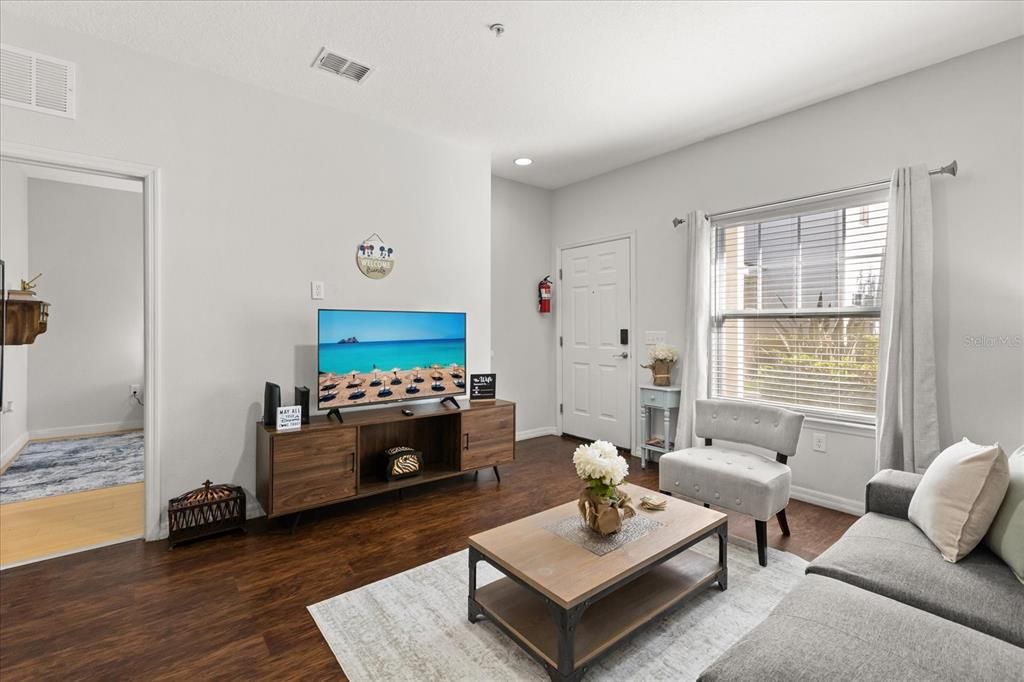 Activo con contrato: $279,900 (3 camas, 2 baños, 1300 Pies cuadrados)
