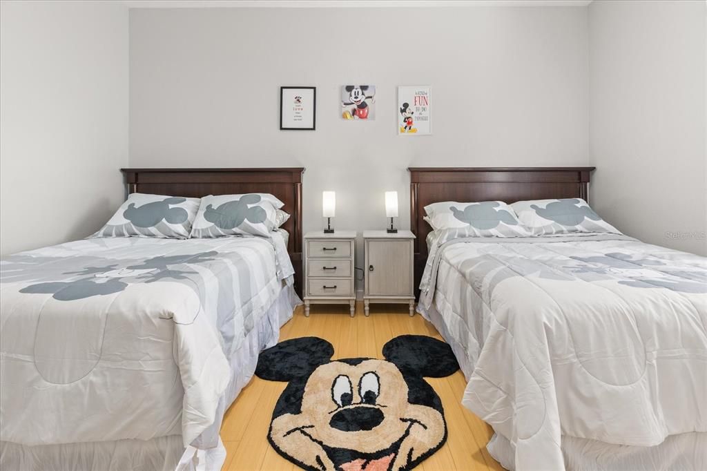 Activo con contrato: $279,900 (3 camas, 2 baños, 1300 Pies cuadrados)