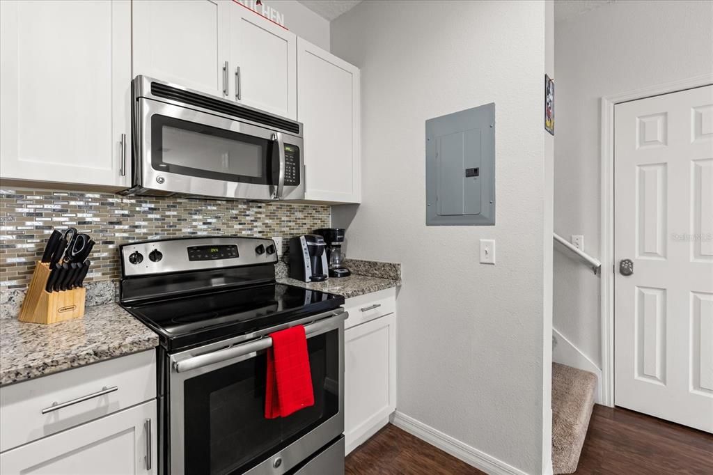 Activo con contrato: $279,900 (3 camas, 2 baños, 1300 Pies cuadrados)