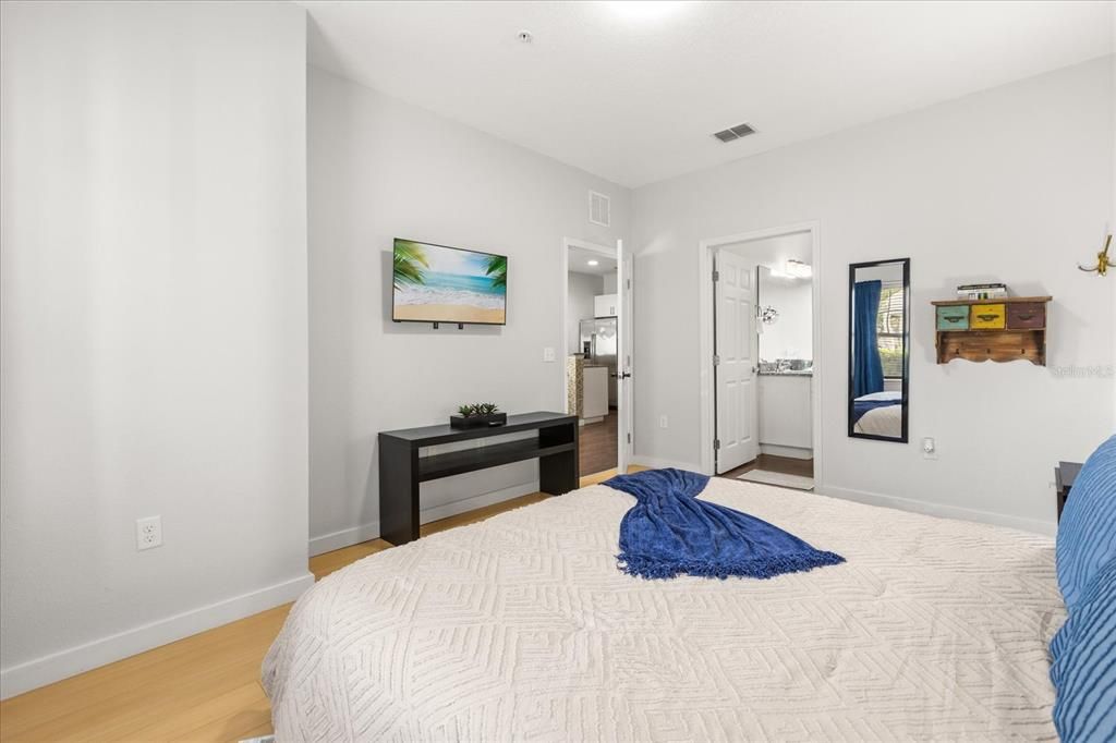 Activo con contrato: $279,900 (3 camas, 2 baños, 1300 Pies cuadrados)