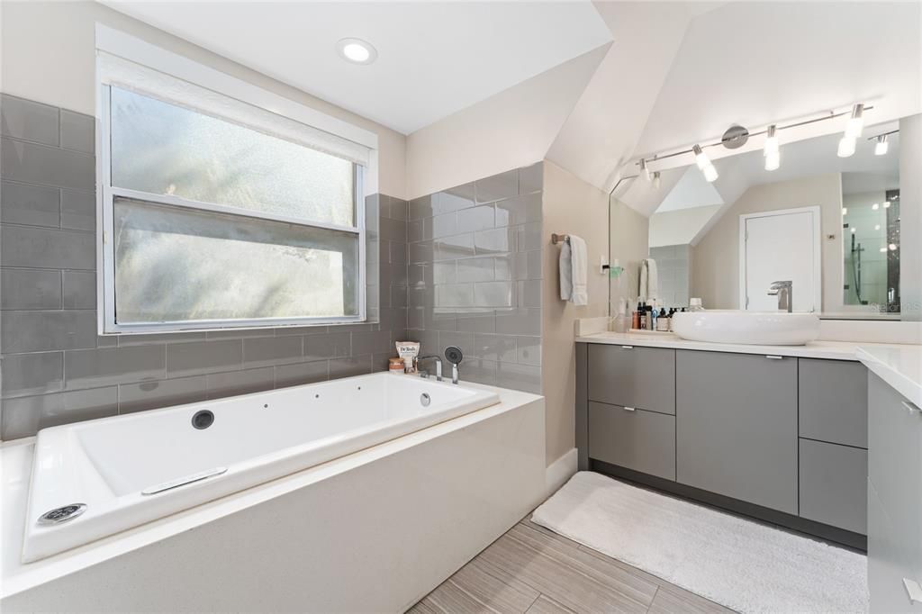 Active With Contract: $2,350,000 (4 beds, 4 baths, 4471 Square Feet)