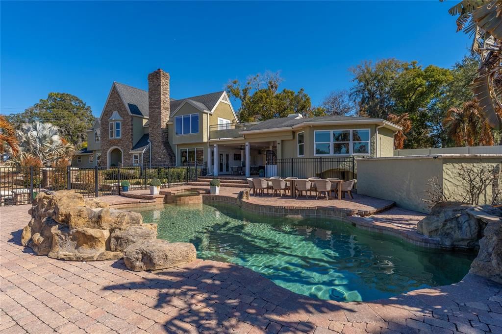 Active With Contract: $2,350,000 (4 beds, 4 baths, 4471 Square Feet)