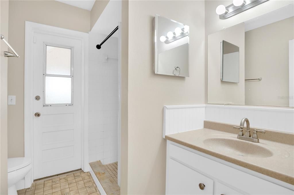 Active With Contract: $2,395 (4 beds, 2 baths, 1691 Square Feet)
