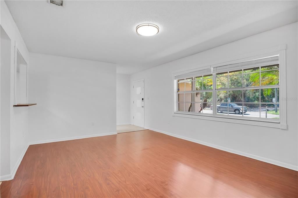 Active With Contract: $2,395 (4 beds, 2 baths, 1691 Square Feet)