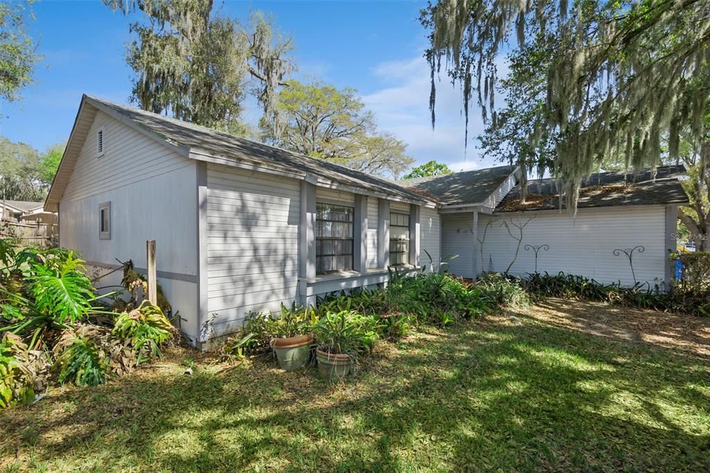 Activo con contrato: $260,000 (3 camas, 2 baños, 1453 Pies cuadrados)