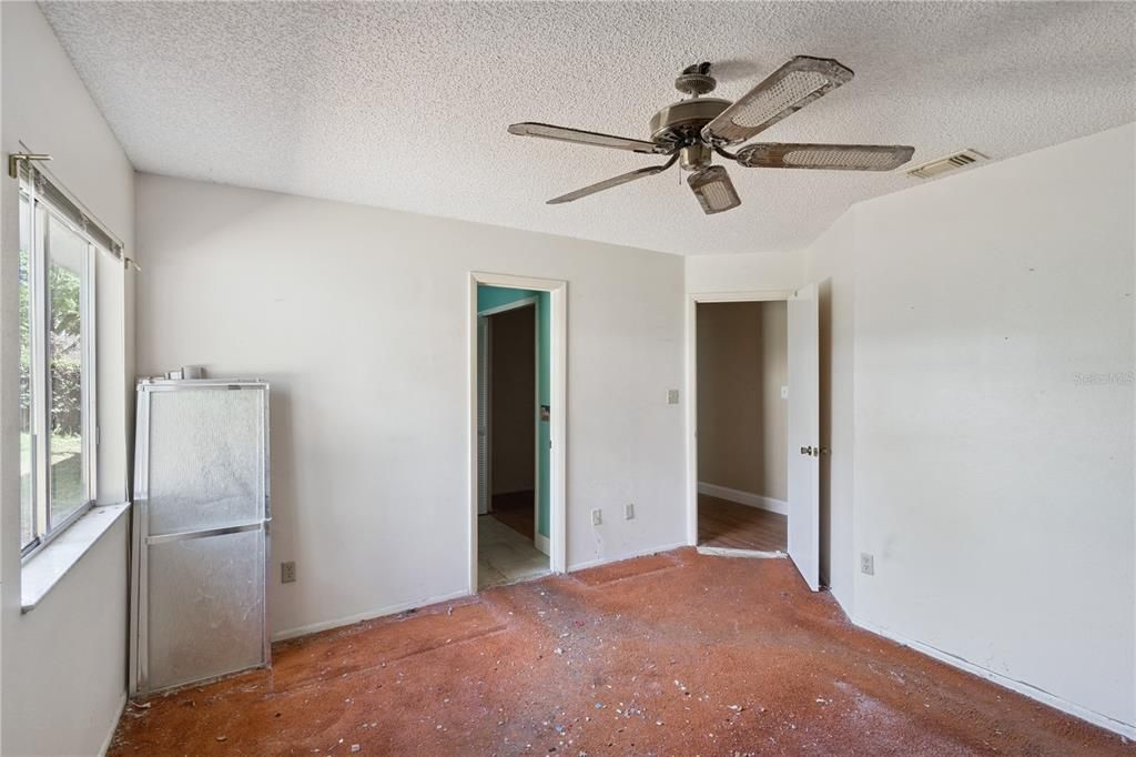 Activo con contrato: $260,000 (3 camas, 2 baños, 1453 Pies cuadrados)