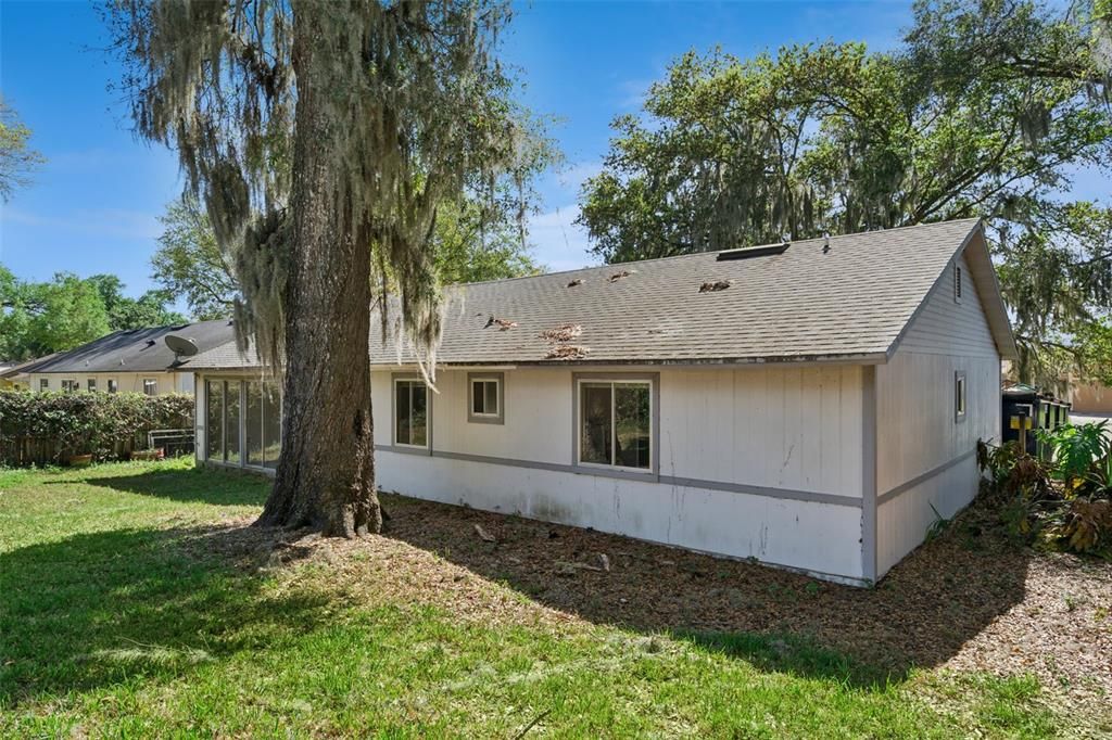 Activo con contrato: $260,000 (3 camas, 2 baños, 1453 Pies cuadrados)