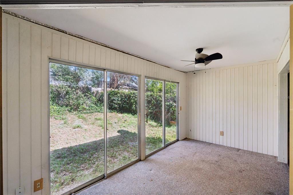 Activo con contrato: $260,000 (3 camas, 2 baños, 1453 Pies cuadrados)