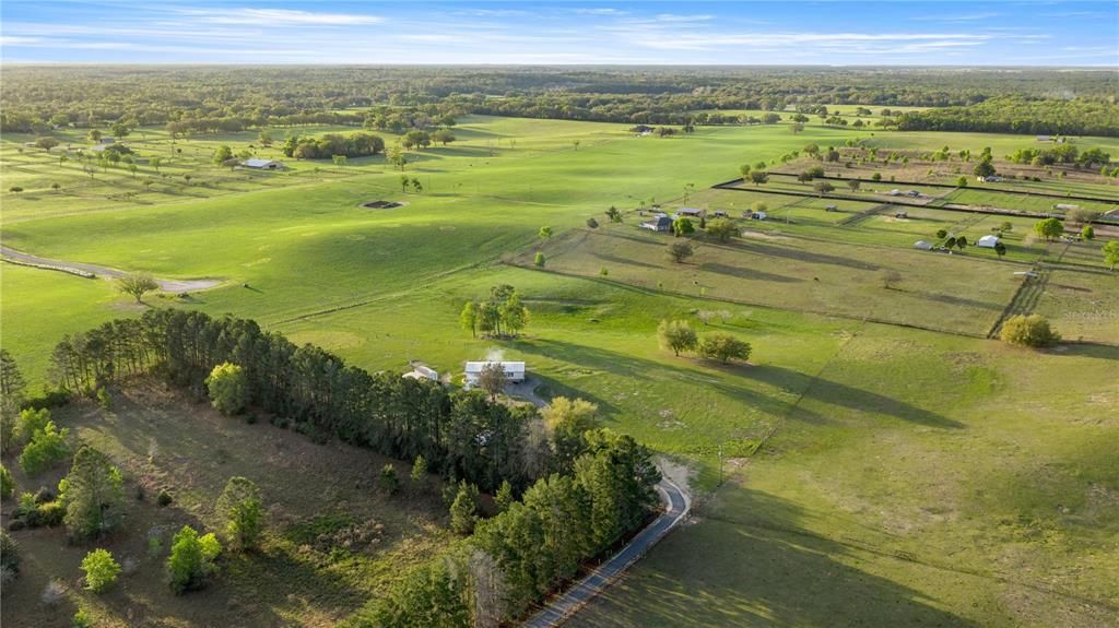 На продажу: $695,000 (3 спален, 2 ванн, 2303 Квадратных фут)