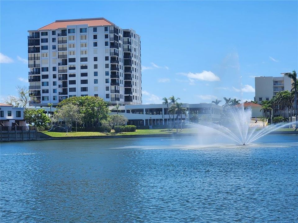 Active With Contract: $2,100 (2 beds, 2 baths, 890 Square Feet)