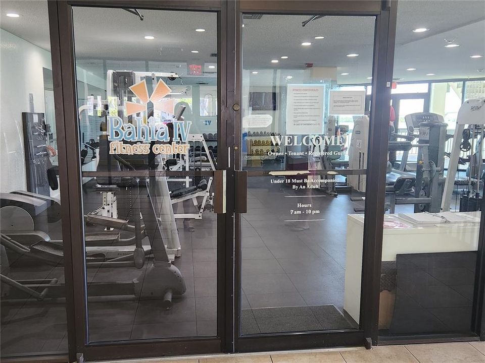 Active With Contract: $2,100 (2 beds, 2 baths, 890 Square Feet)