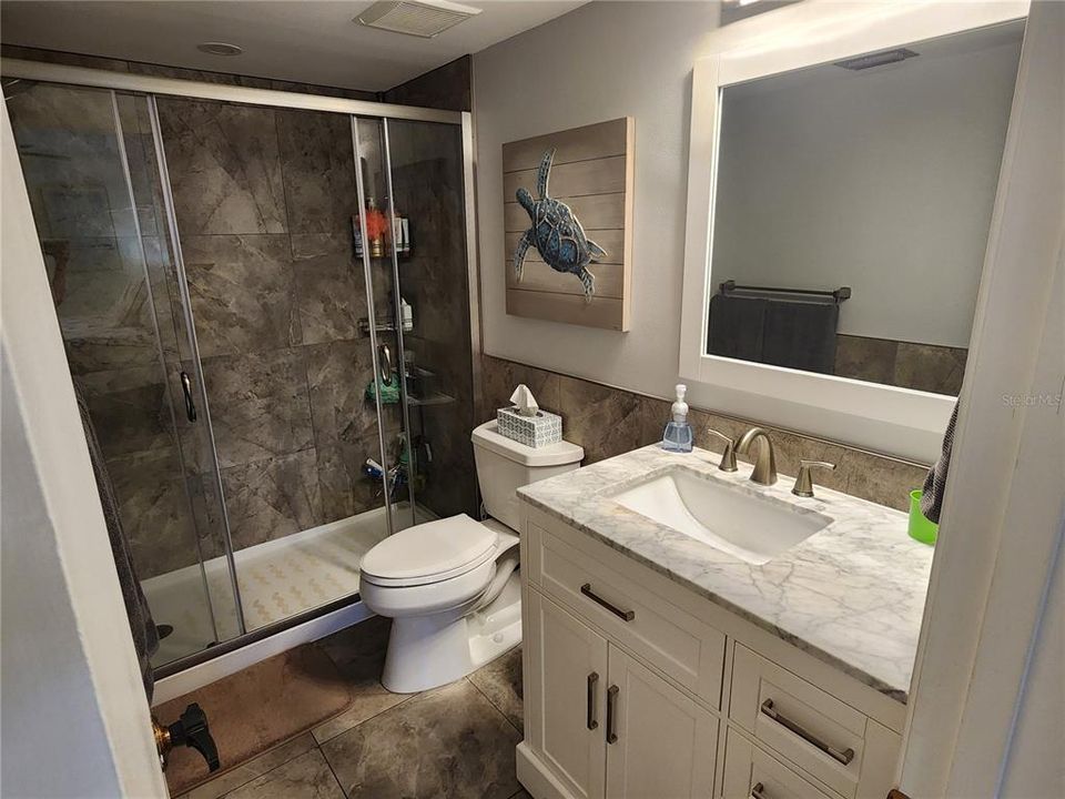 Active With Contract: $2,100 (2 beds, 2 baths, 890 Square Feet)
