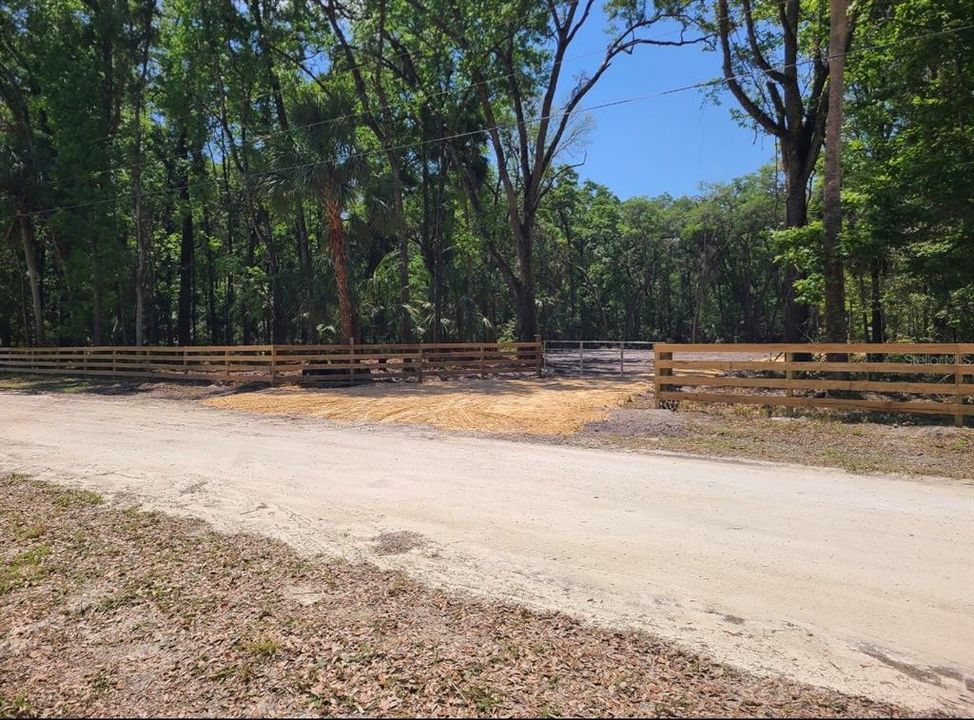 En Venta: $75,000 (3.15 acres)