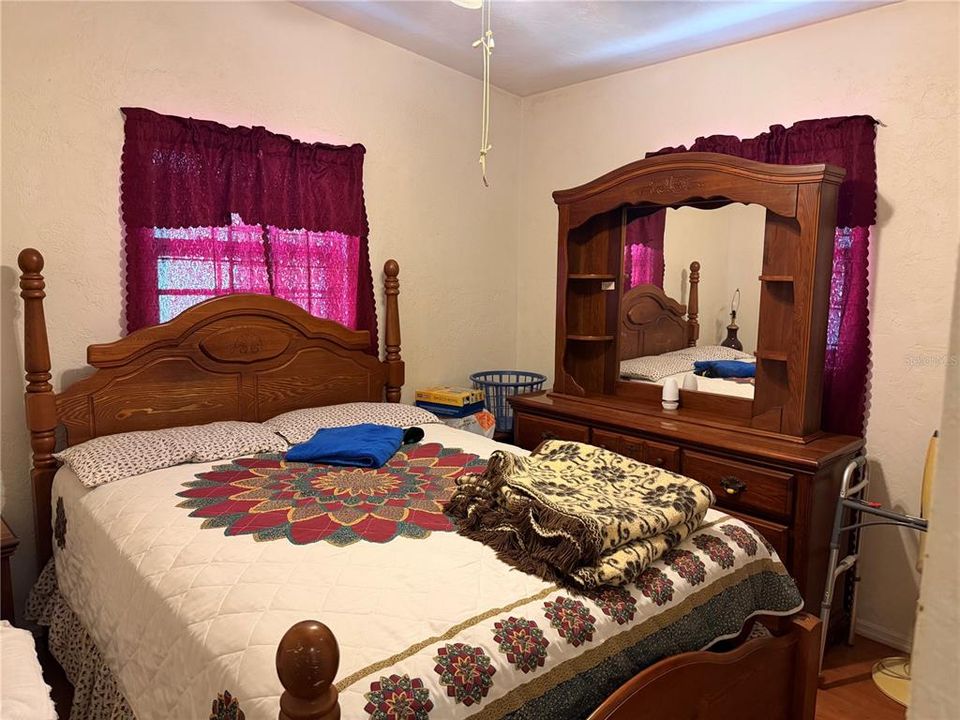 На продажу: $170,000 (3 спален, 1 ванн, 912 Квадратных фут)