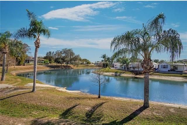 For Sale: $214,599 (2 beds, 2 baths, 1396 Square Feet)