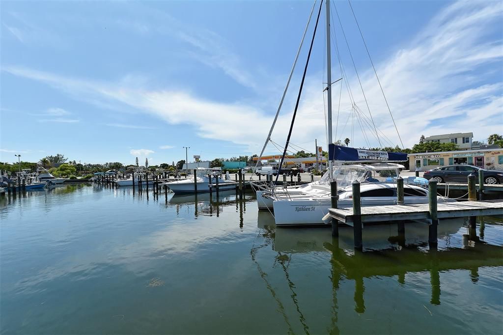 For Sale: $585,000 (2 beds, 2 baths, 1443 Square Feet)