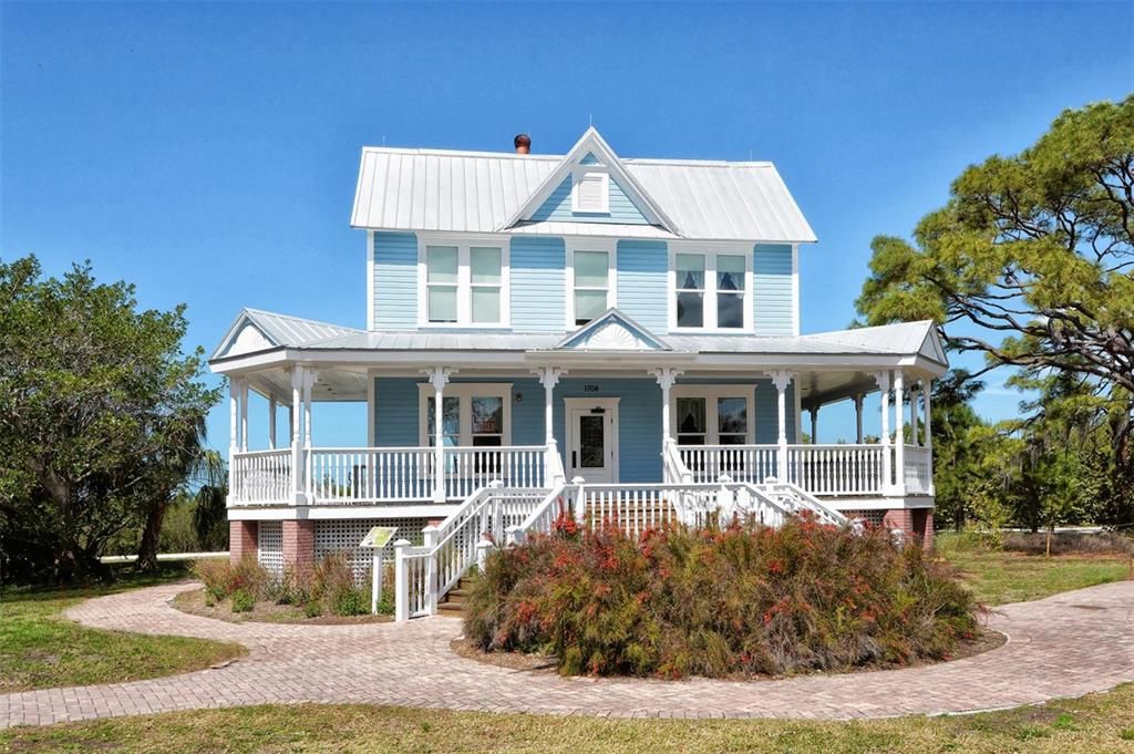 For Sale: $585,000 (2 beds, 2 baths, 1443 Square Feet)