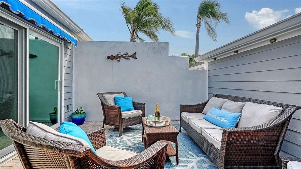 For Sale: $585,000 (2 beds, 2 baths, 1443 Square Feet)