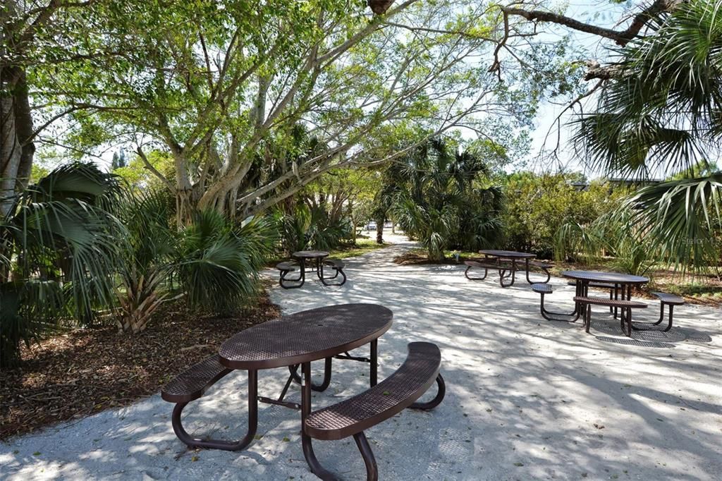 For Sale: $585,000 (2 beds, 2 baths, 1443 Square Feet)