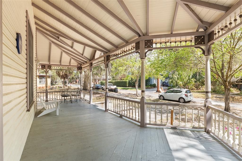 For Sale: $625,000 (3 beds, 2 baths, 2854 Square Feet)