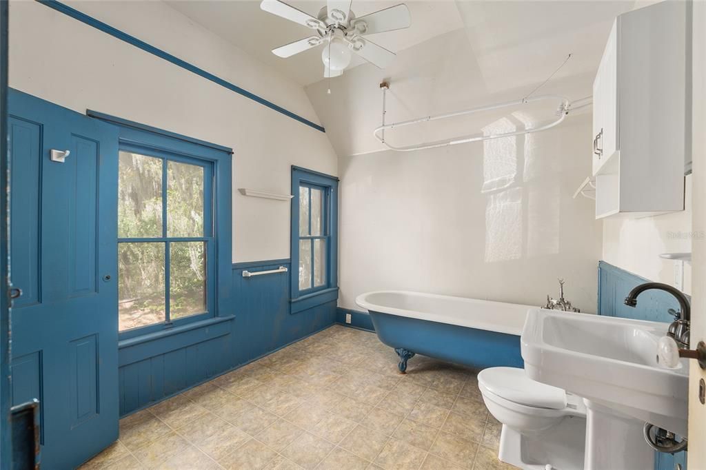 For Sale: $625,000 (3 beds, 2 baths, 2854 Square Feet)