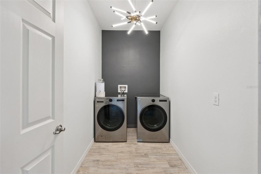 Active With Contract: $475,000 (4 beds, 3 baths, 1787 Square Feet)