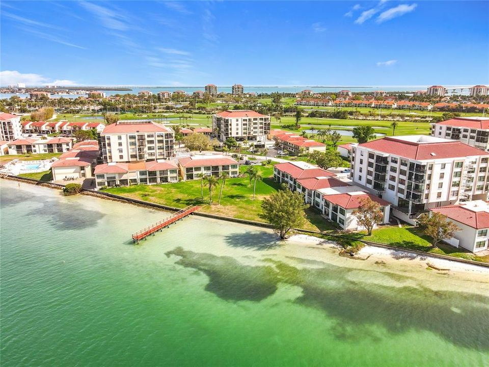 Active With Contract: $325,000 (2 beds, 2 baths, 915 Square Feet)