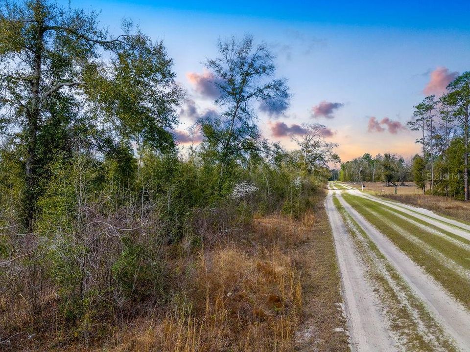 待售: $185,000 (15.28 acres)