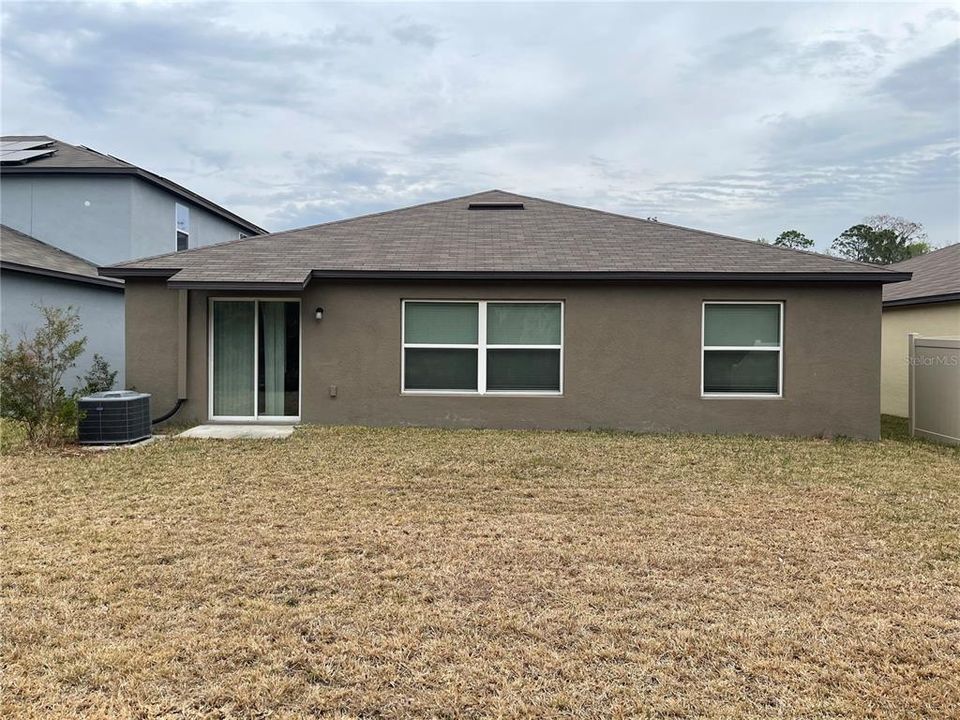Activo con contrato: $179,000 (4 camas, 2 baños, 1935 Pies cuadrados)