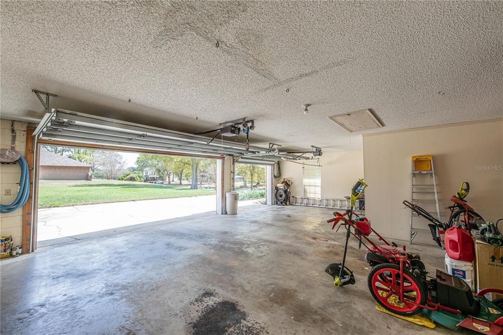 For Sale: $815,000 (4 beds, 2 baths, 2713 Square Feet)