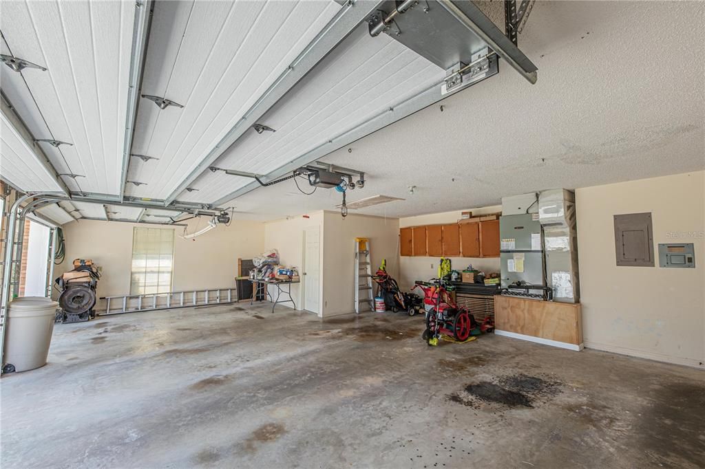 For Sale: $815,000 (4 beds, 2 baths, 2713 Square Feet)