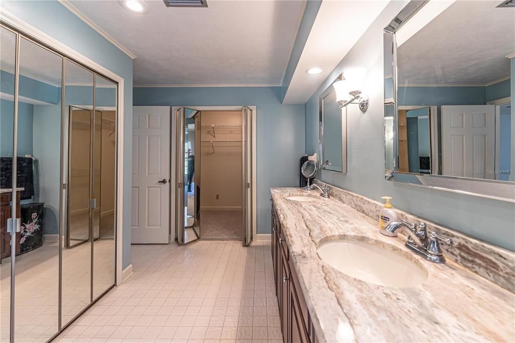 For Sale: $815,000 (4 beds, 2 baths, 2713 Square Feet)
