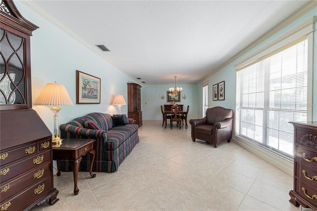 For Sale: $815,000 (4 beds, 2 baths, 2713 Square Feet)