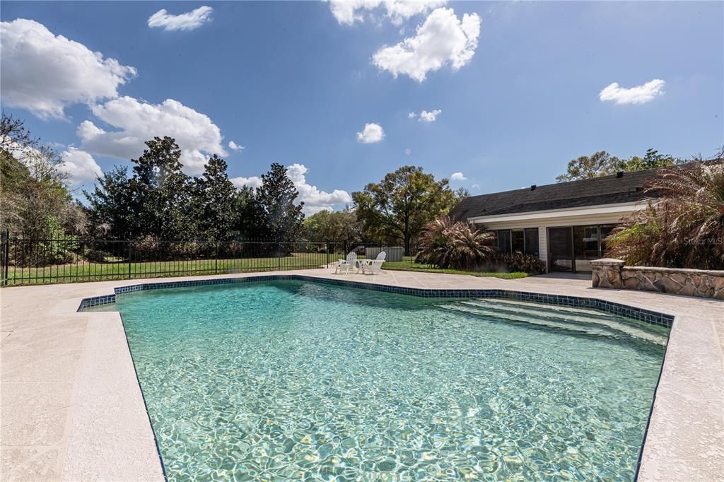 For Sale: $815,000 (4 beds, 2 baths, 2713 Square Feet)